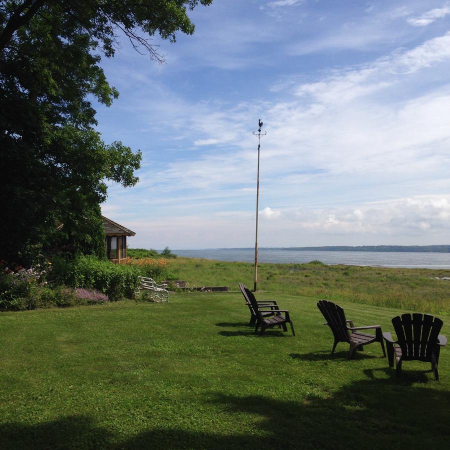 Auberge Les Blancs Moutons Saint-Laurent-de-l'ile d'Orleans Exteriör bild