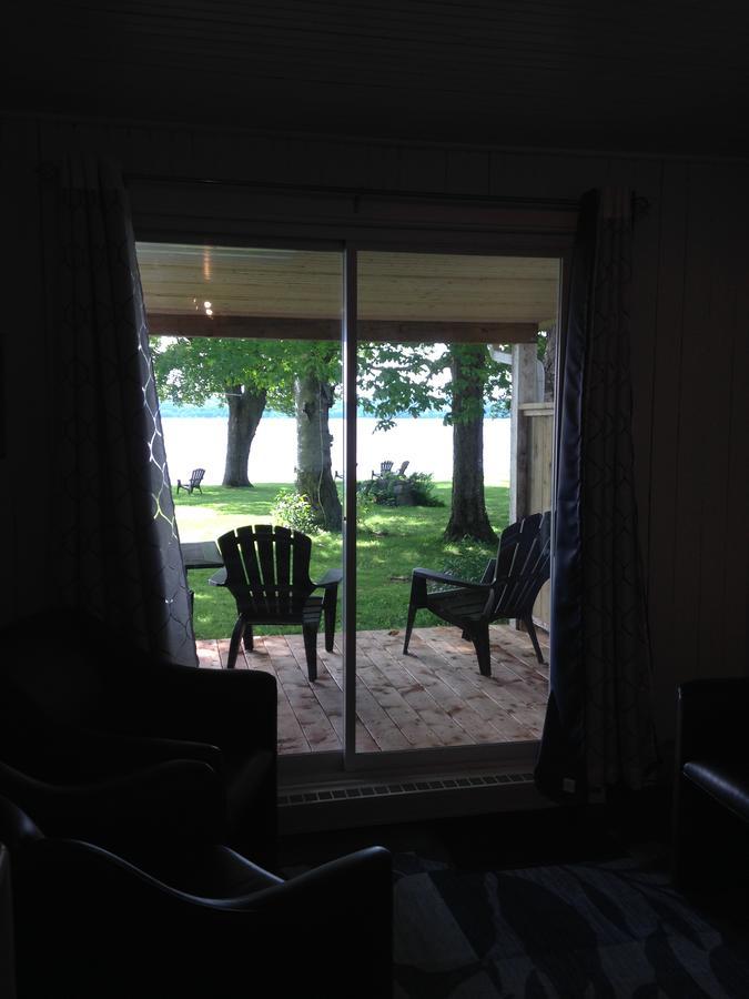 Auberge Les Blancs Moutons Saint-Laurent-de-l'ile d'Orleans Exteriör bild